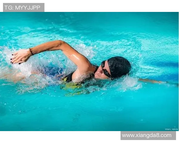 突破极限，泳池中的飞翔：探索游泳运动员背后的坚韧与荣耀